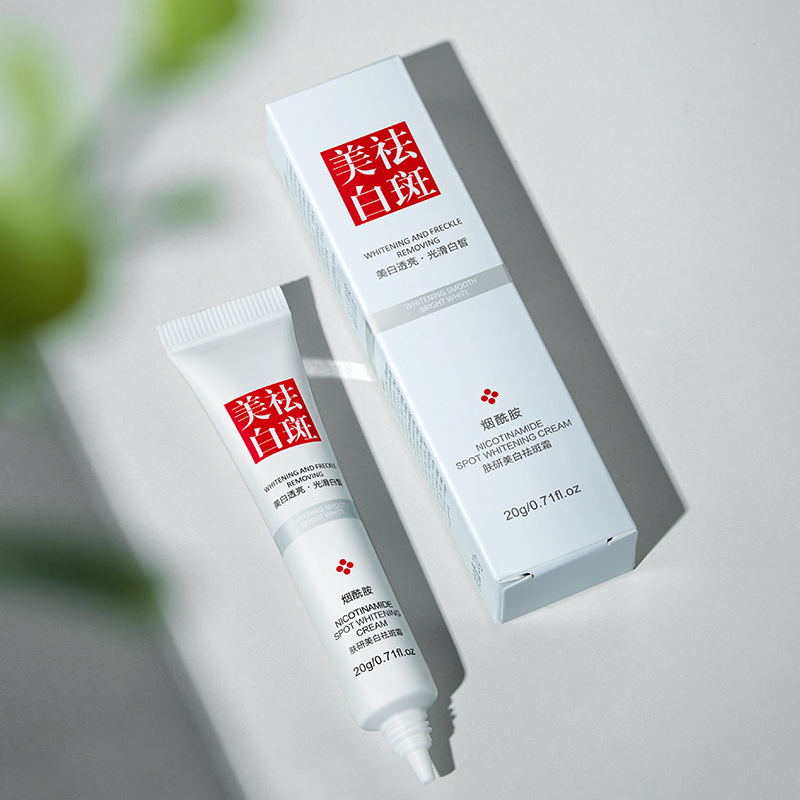 Fade and Improve Freckles Blac - огляд і ціна Charcoal Whitening Paste
